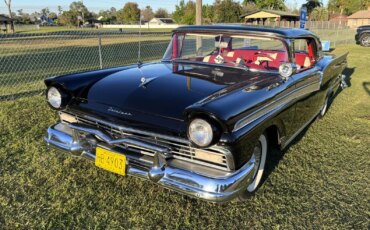 Ford-Fairlane-500-skyliner-1957-Black-Red-5