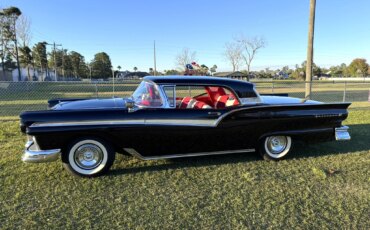 Ford-Fairlane-500-skyliner-1957-Black-Red-8