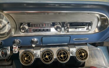 Ford-Fairlane-500-skyliner-1963-Off-White-Blue-2