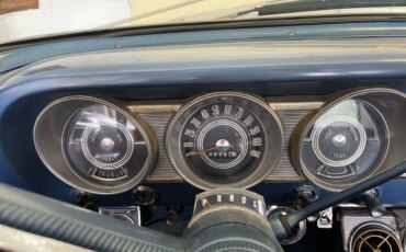 Ford-Fairlane-500-skyliner-1963-Off-White-Blue-3