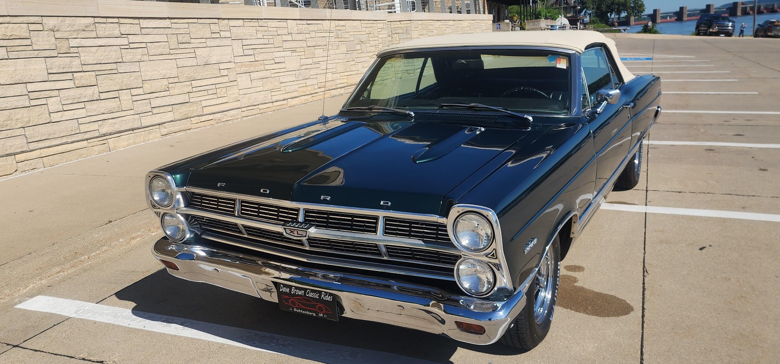 Ford-Fairlane-XL-1967-7