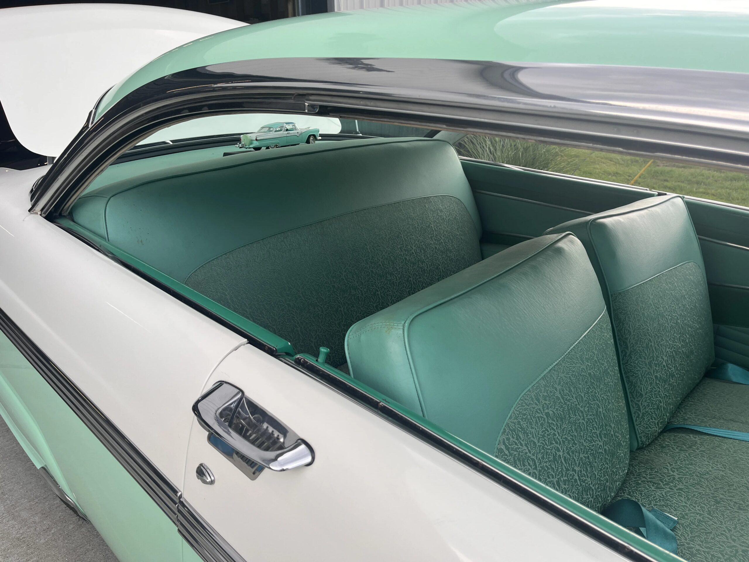 Ford-Fairlane-sport-1956-Green-12
