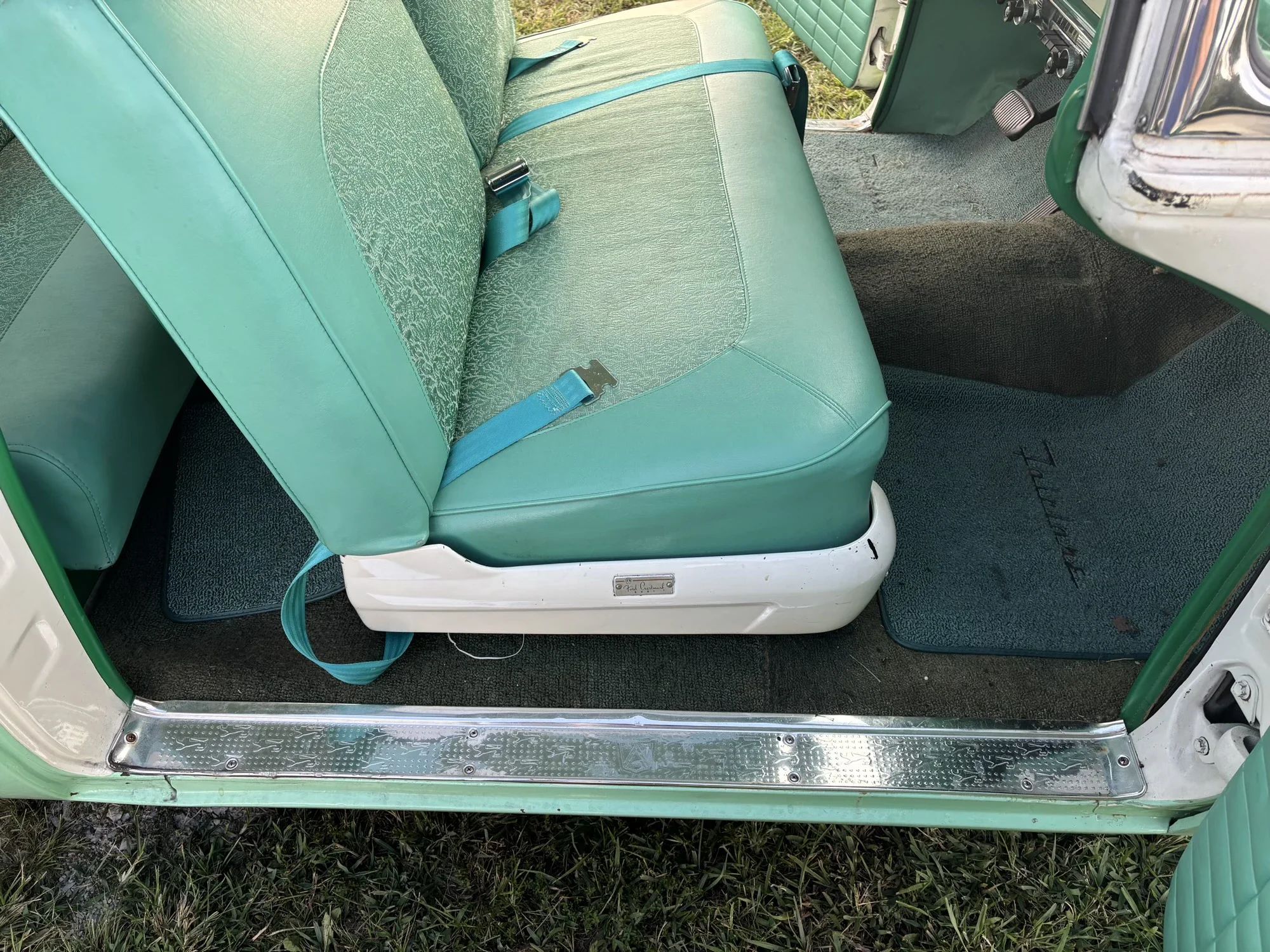 Ford-Fairlane-sport-1956-Green-13