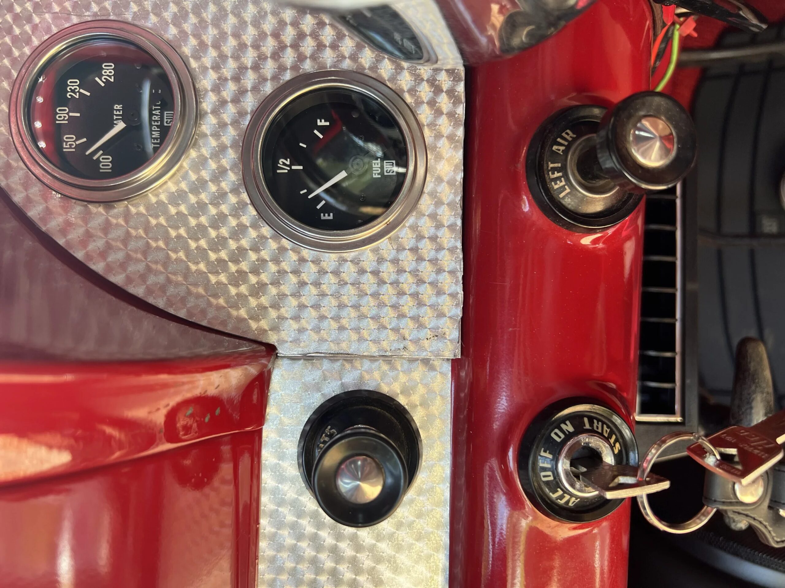 Ford-Fairlane-sport-1956-Red-1