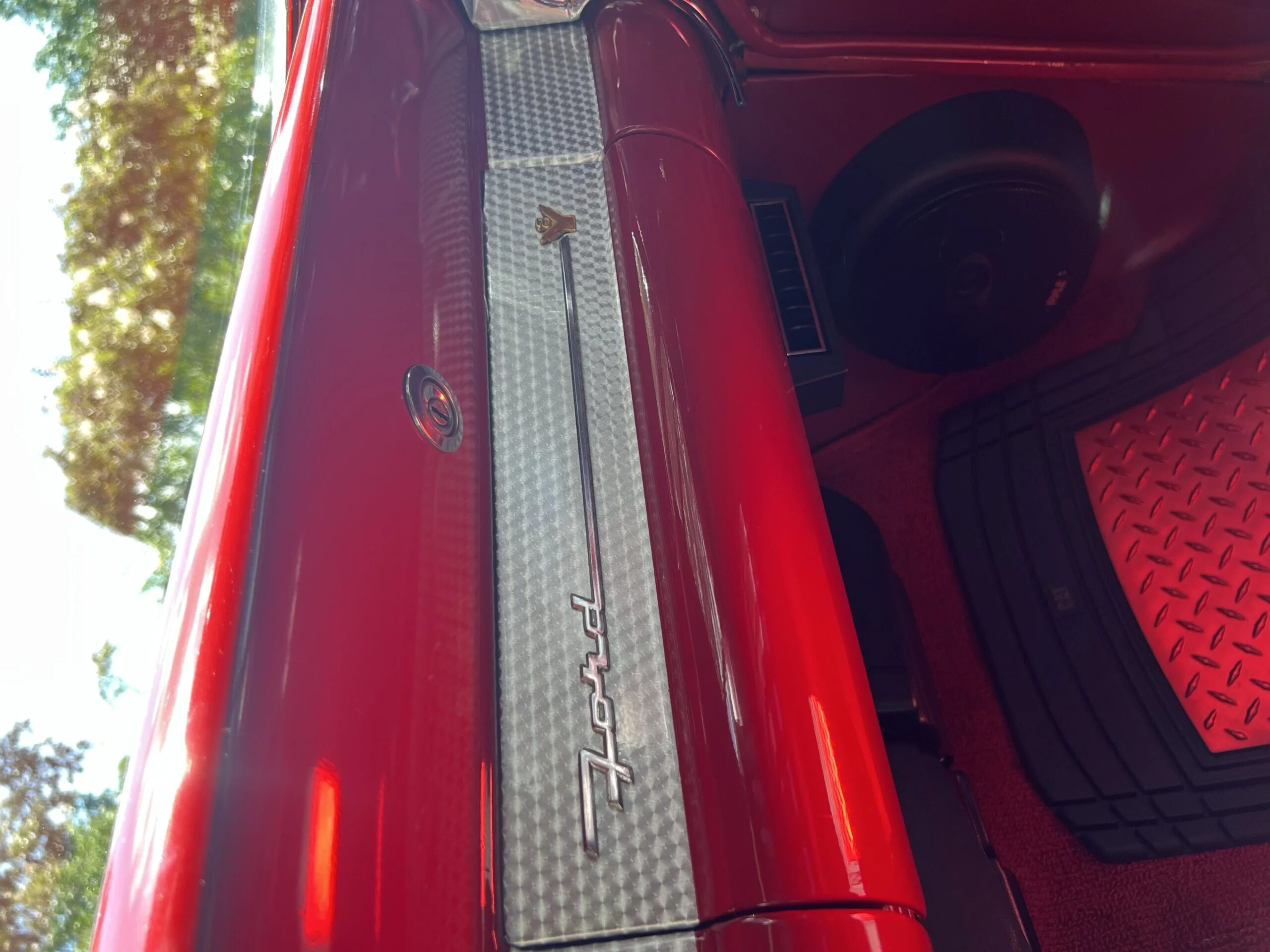 Ford-Fairlane-sport-1956-Red-13
