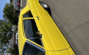 Ford-Fairlane-sport-1966-Yellow-Beige-1
