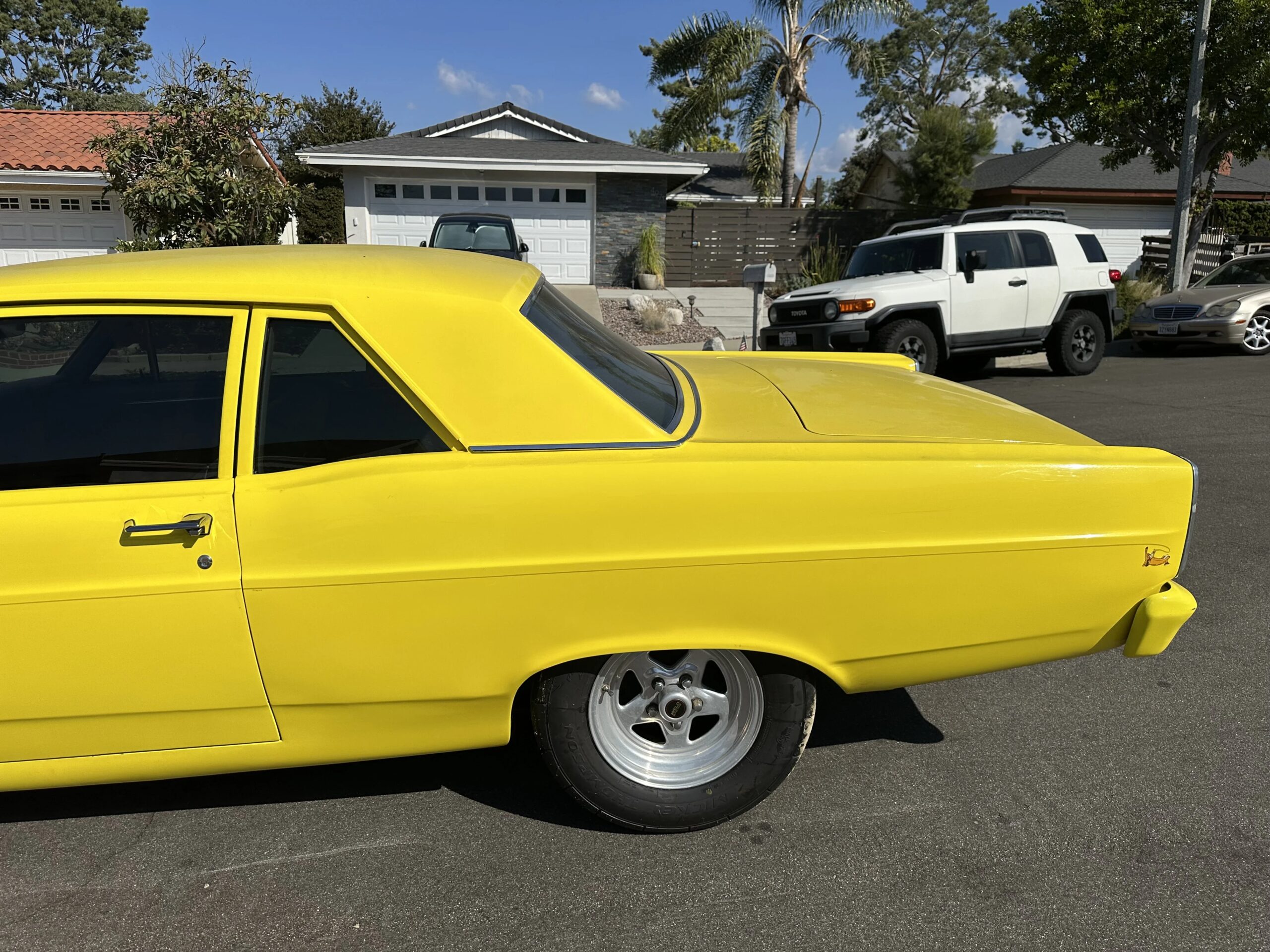 Ford-Fairlane-sport-1966-Yellow-Beige-2