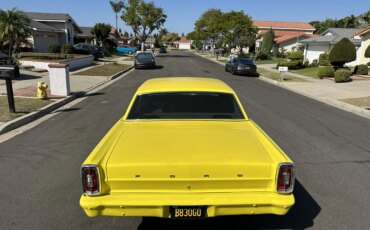 Ford-Fairlane-sport-1966-Yellow-Beige-21