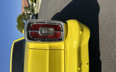 Ford-Fairlane-sport-1966-Yellow-Beige-23