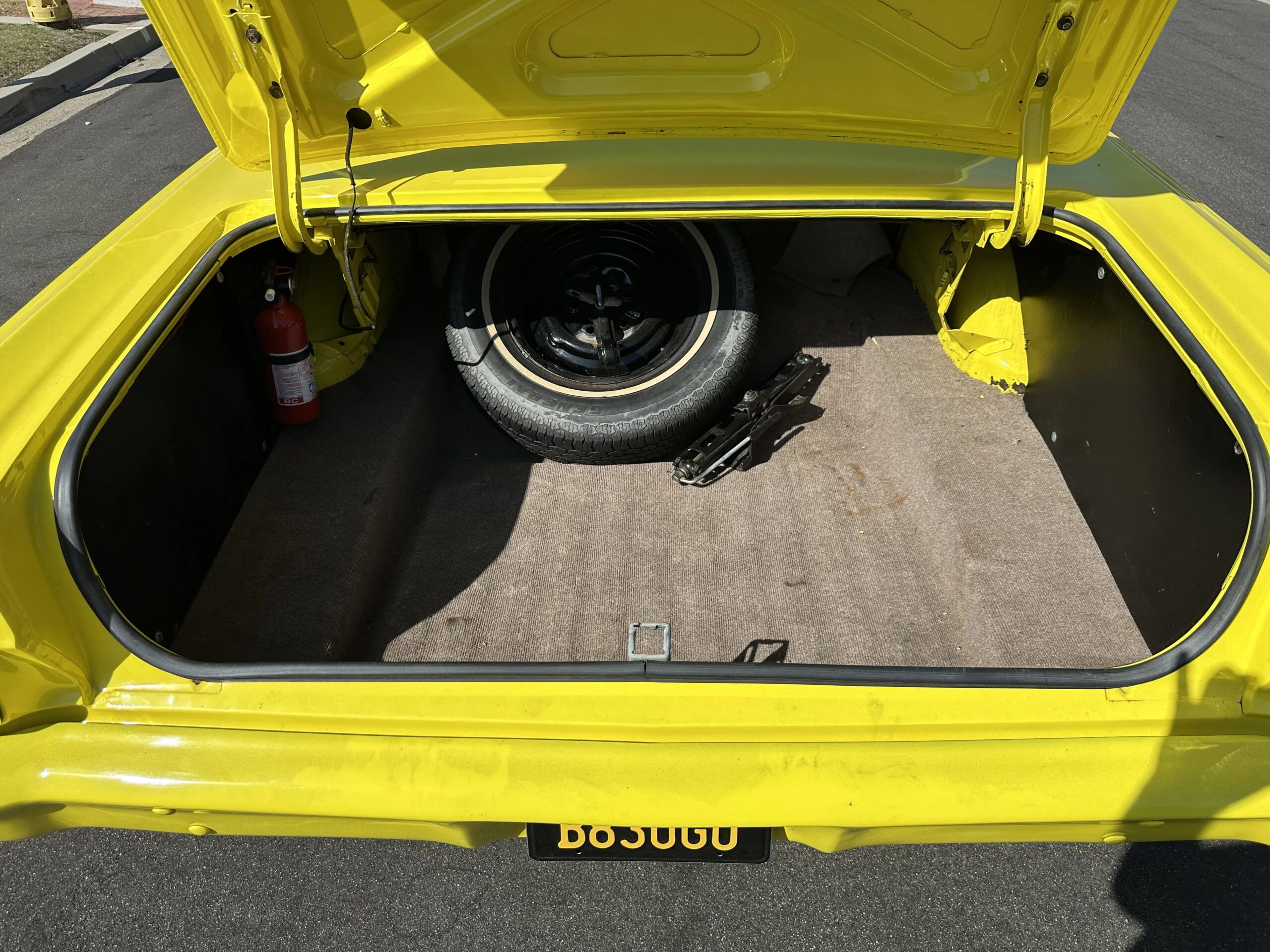 Ford-Fairlane-sport-1966-Yellow-Beige-24