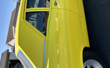 Ford-Fairlane-sport-1966-Yellow-Beige-26