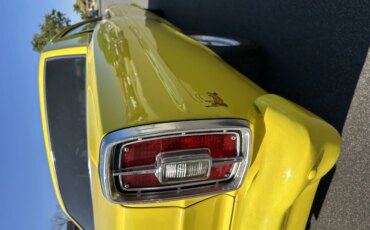 Ford-Fairlane-sport-1966-Yellow-Beige-32