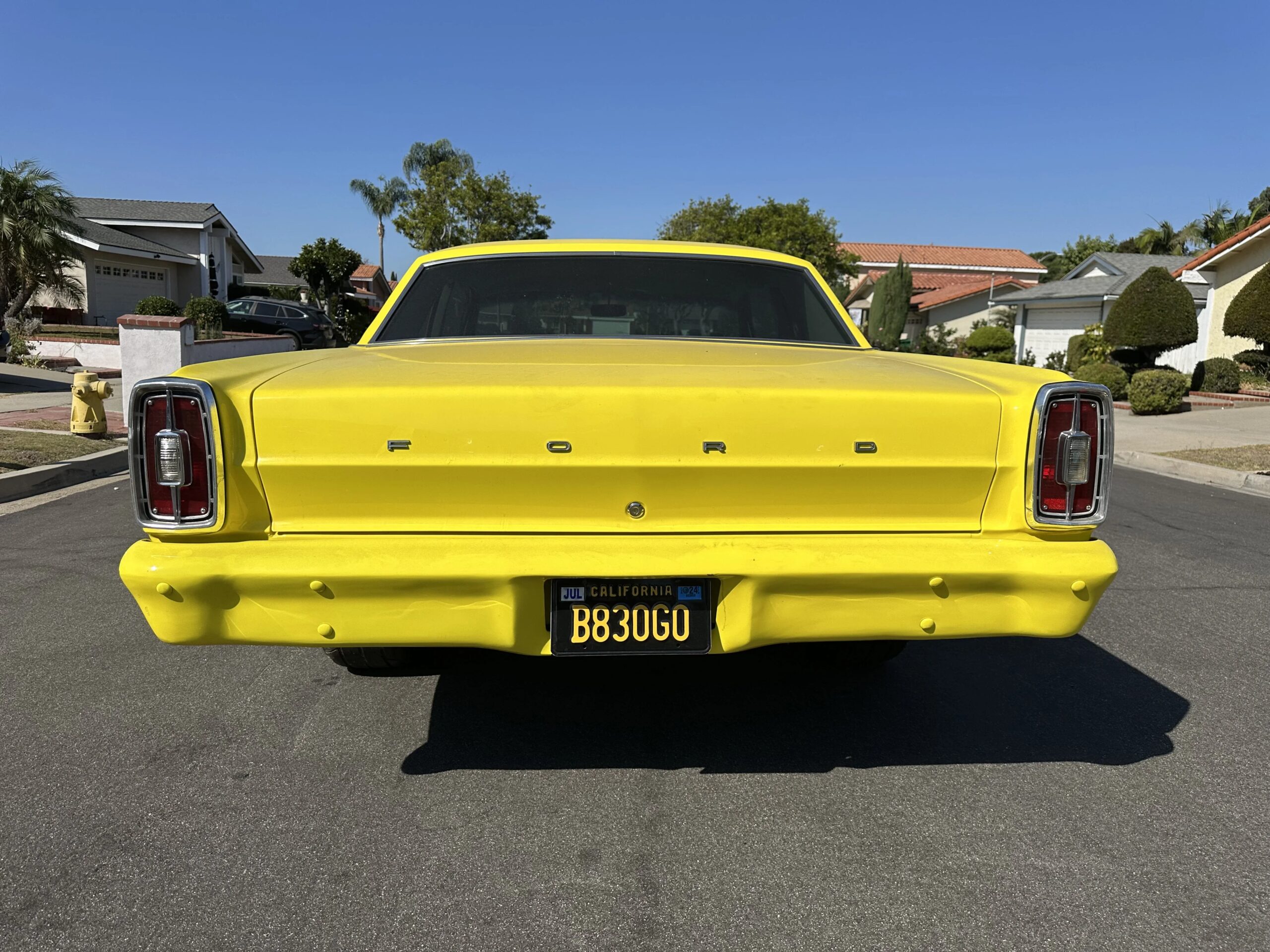 Ford-Fairlane-sport-1966-Yellow-Beige-4