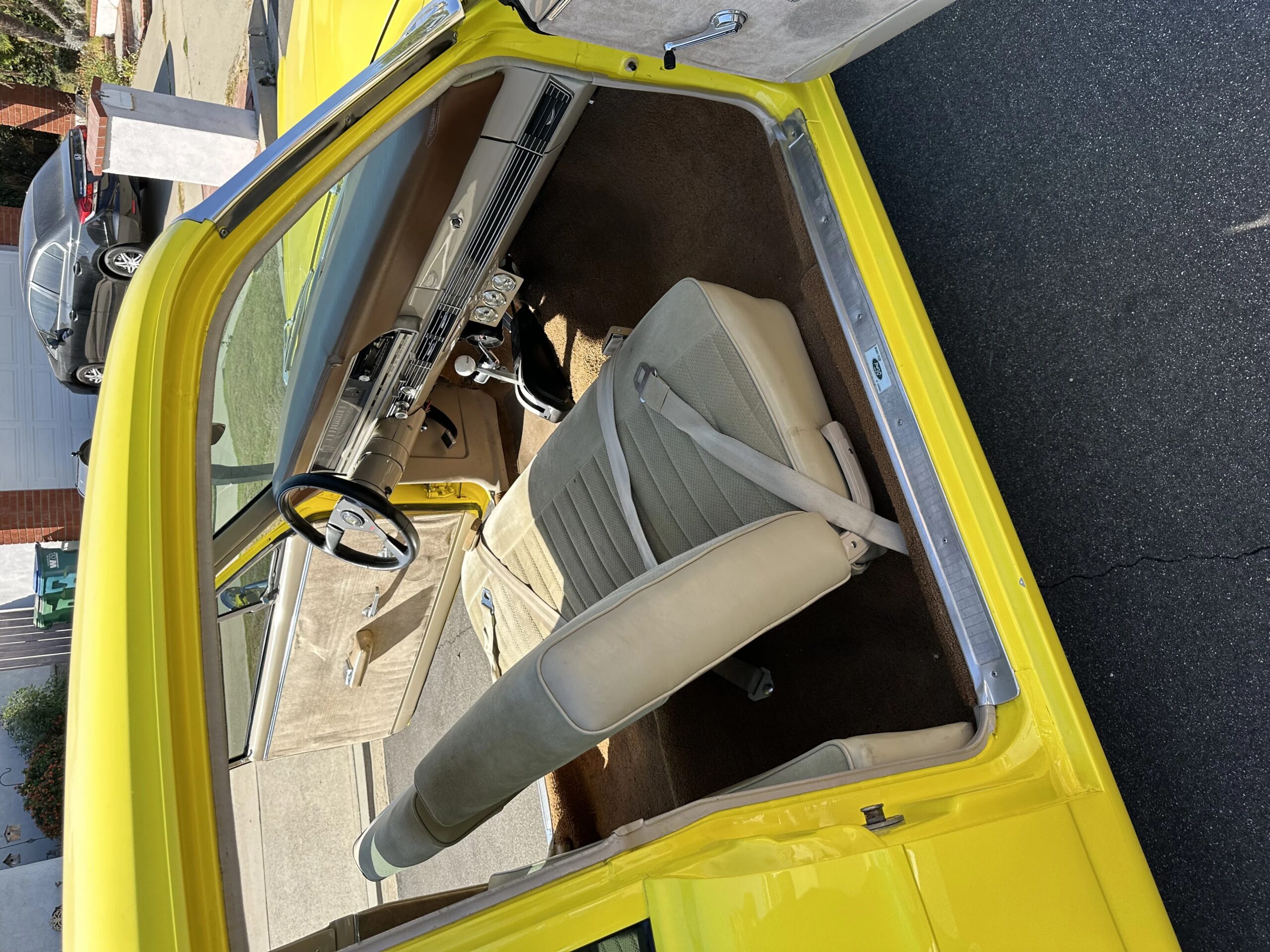 Ford-Fairlane-sport-1966-Yellow-Beige-41