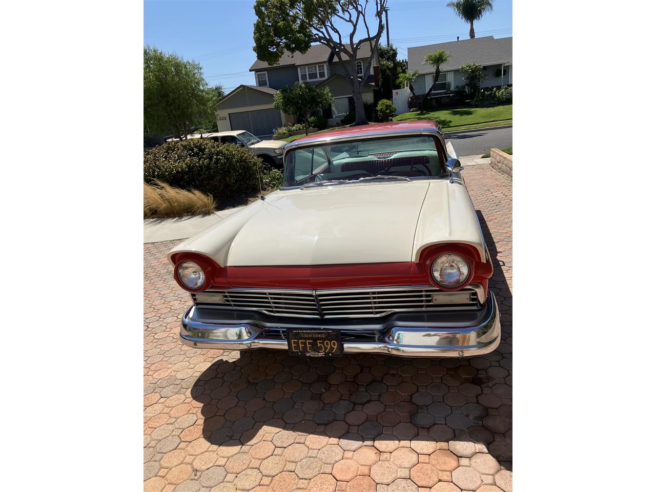 Ford-Fairlane-victoria-1957-Flame-red-amp-white-Red-amp-white-1