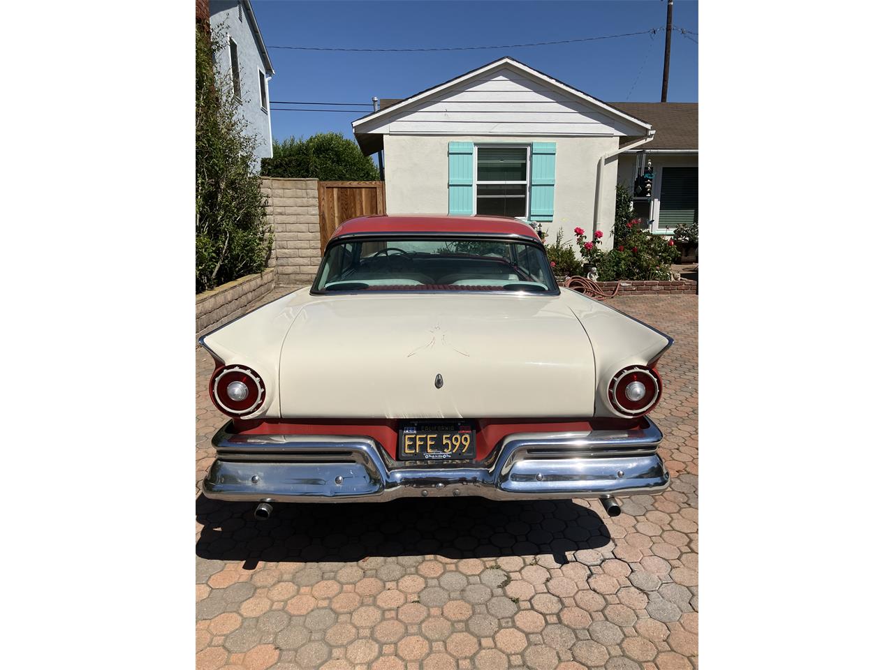 Ford-Fairlane-victoria-1957-Flame-red-amp-white-Red-amp-white-2