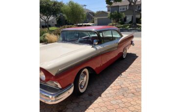 Ford-Fairlane-victoria-1957-Flame-red-amp-white-Red-amp-white