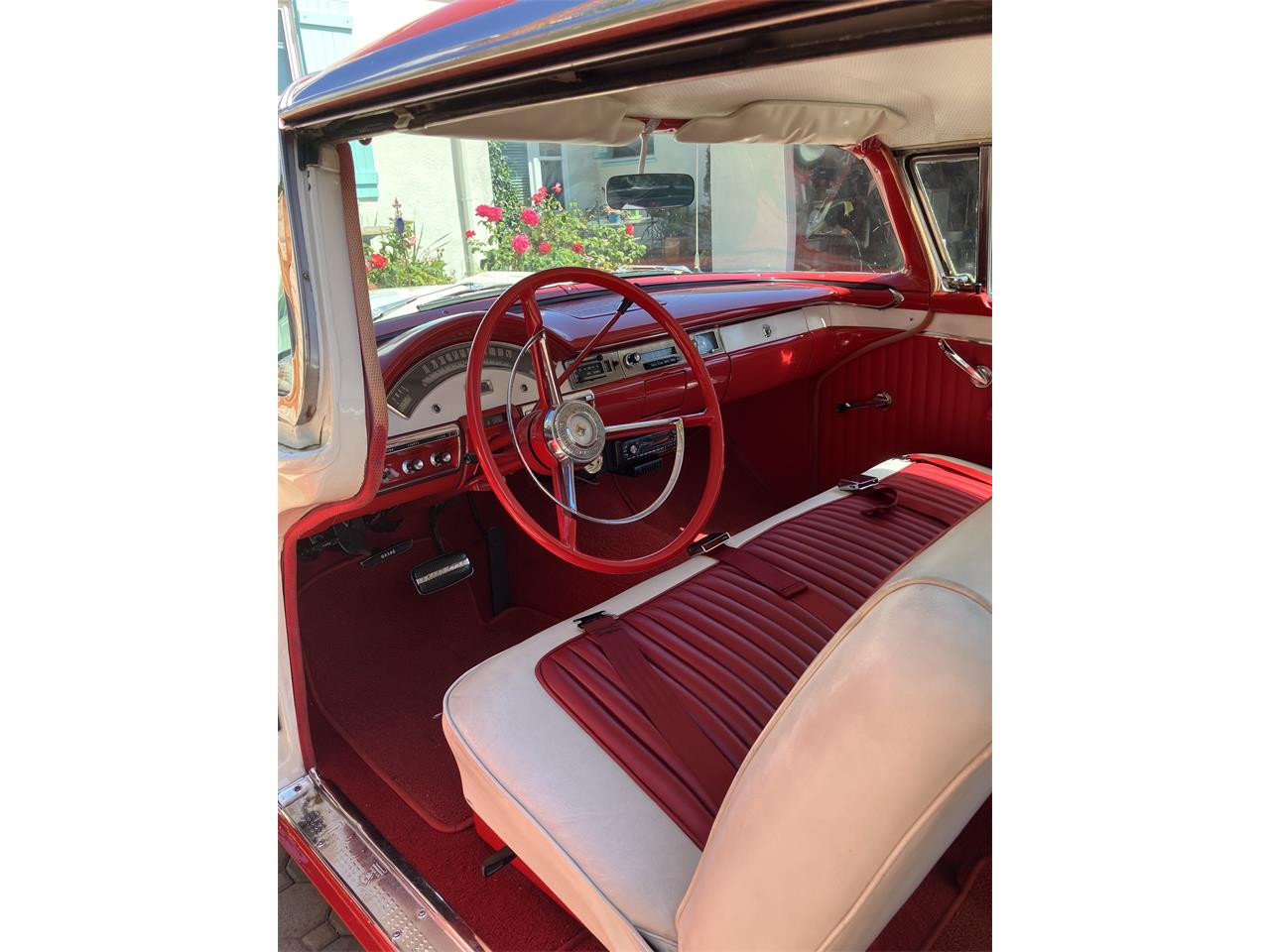 Ford-Fairlane-victoria-1957-Flame-red-amp-white-Red-amp-white-7