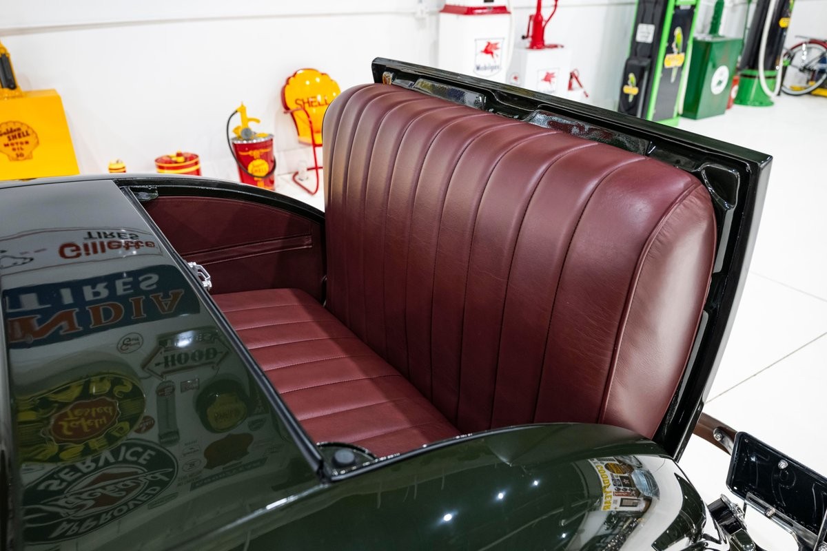 Ford-Full-Fender-Roadster-1933-15