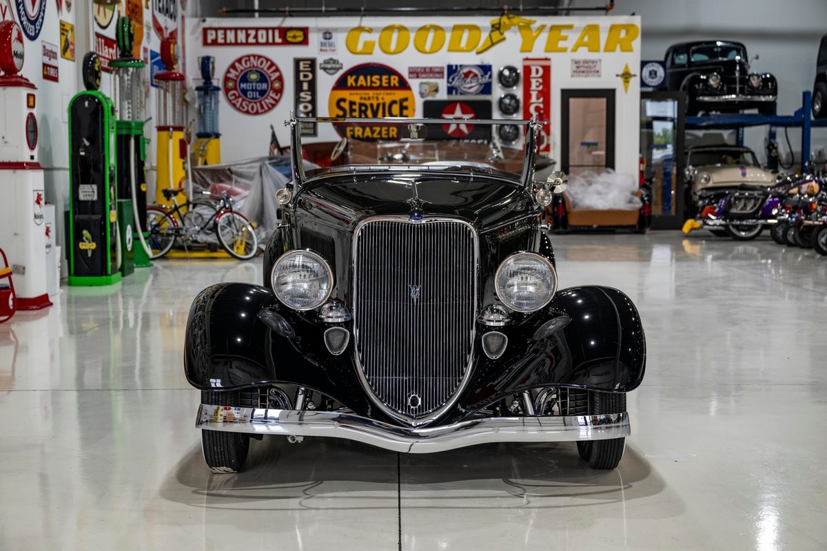 Ford-Full-Fender-Roadster-1933-19