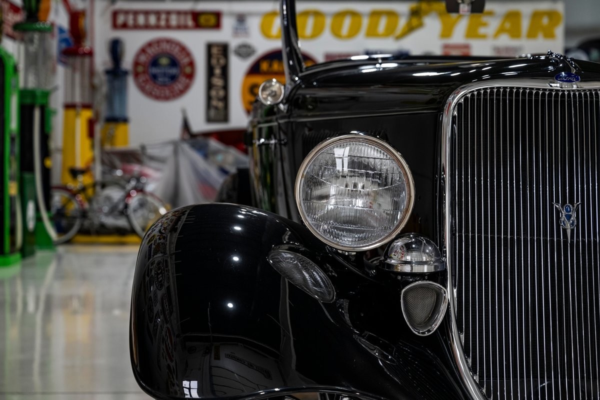Ford-Full-Fender-Roadster-1933-21