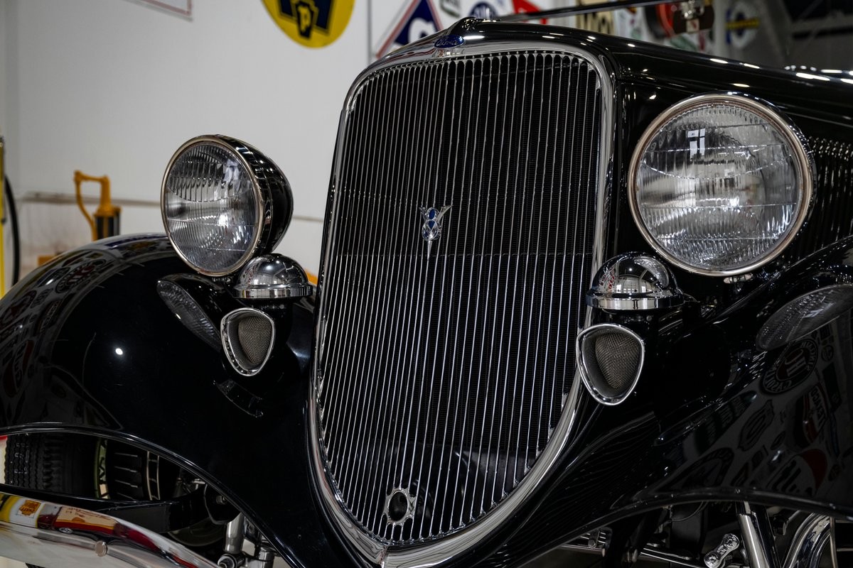 Ford-Full-Fender-Roadster-1933-24