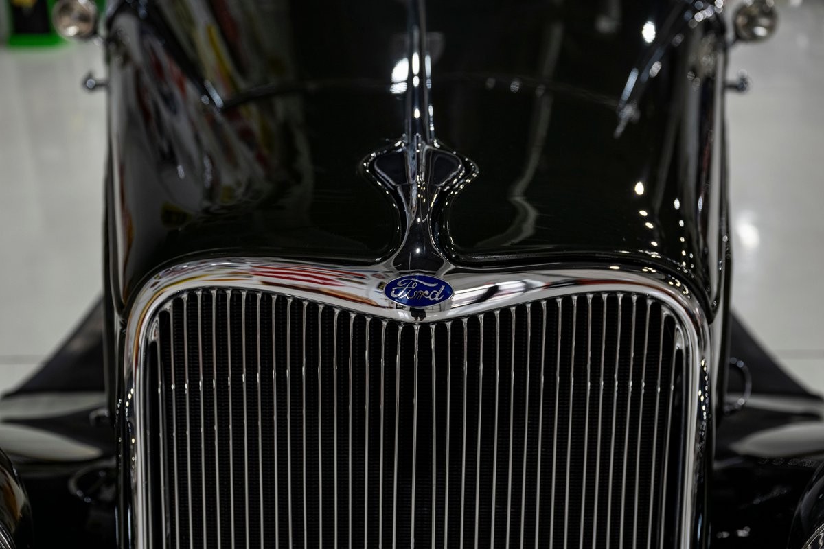 Ford-Full-Fender-Roadster-1933-25
