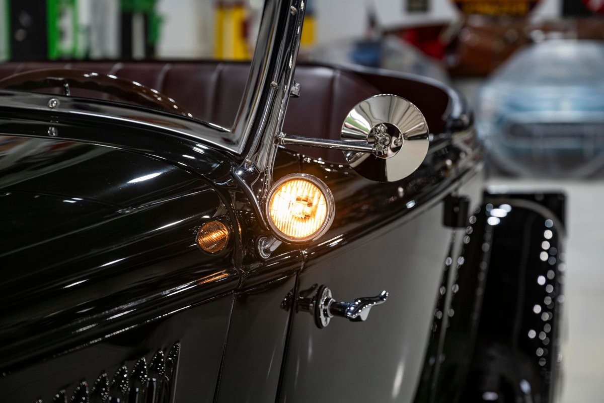 Ford-Full-Fender-Roadster-1933-29