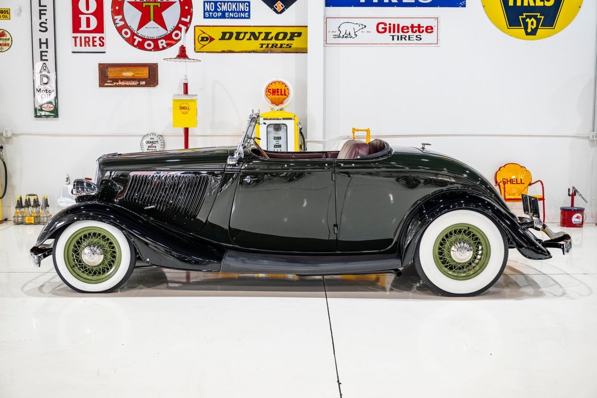Ford-Full-Fender-Roadster-1933-3