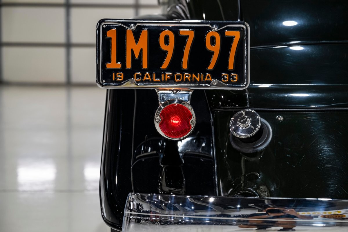 Ford-Full-Fender-Roadster-1933-32