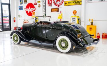 Ford-Full-Fender-Roadster-1933-4