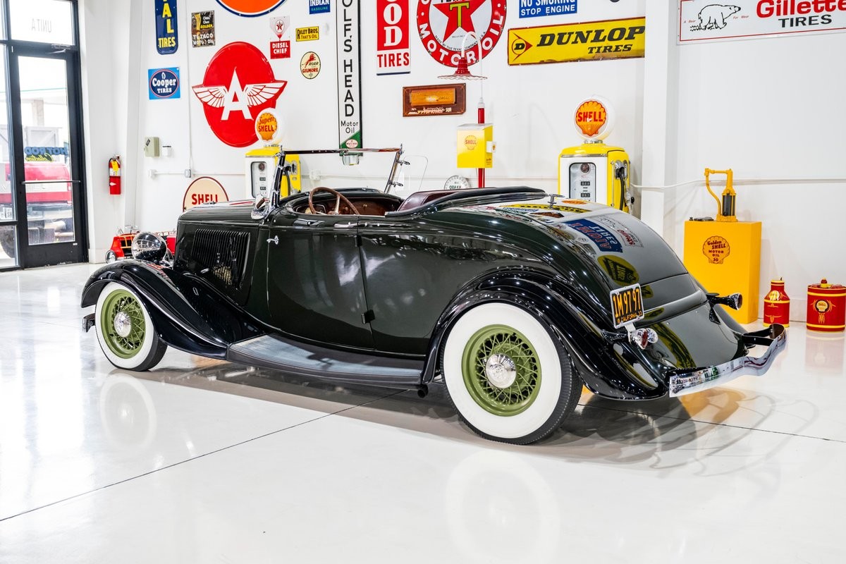 Ford-Full-Fender-Roadster-1933-4