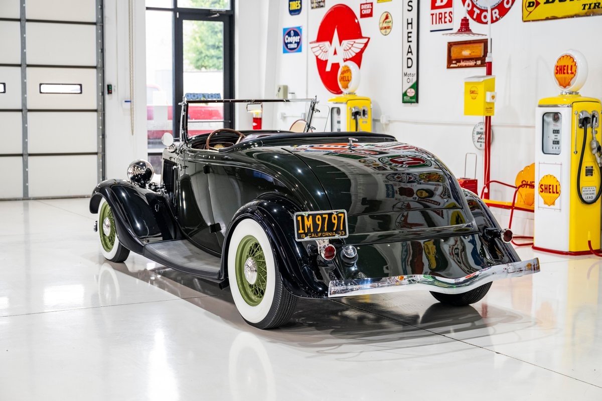 Ford-Full-Fender-Roadster-1933-6
