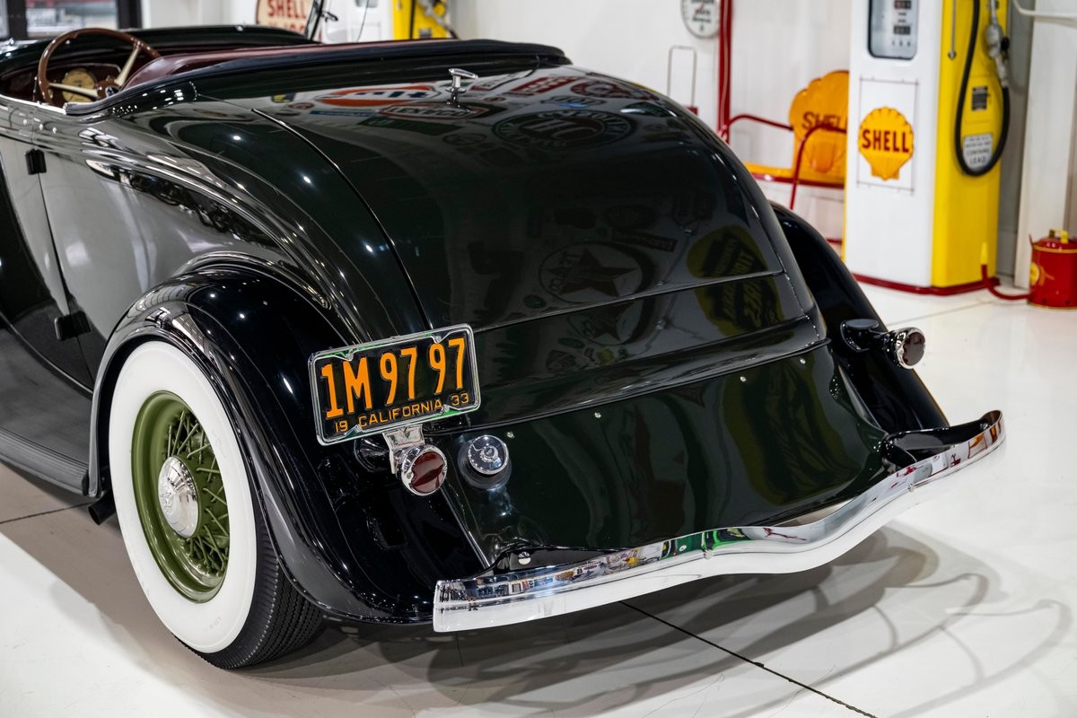 Ford-Full-Fender-Roadster-1933-8