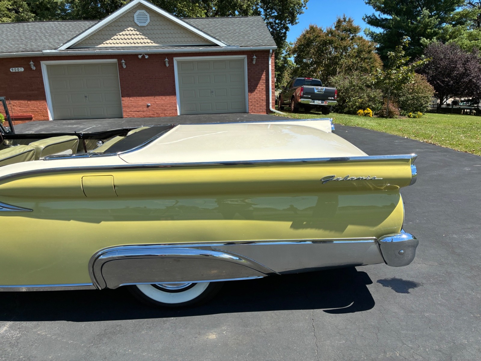 Ford-Galaxie-1959-skyliner-1