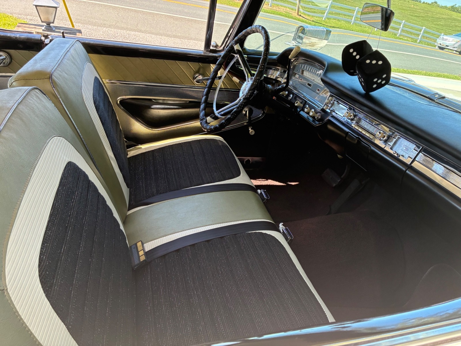 Ford-Galaxie-1959-skyliner-12