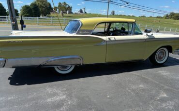 Ford-Galaxie-1959-skyliner-15