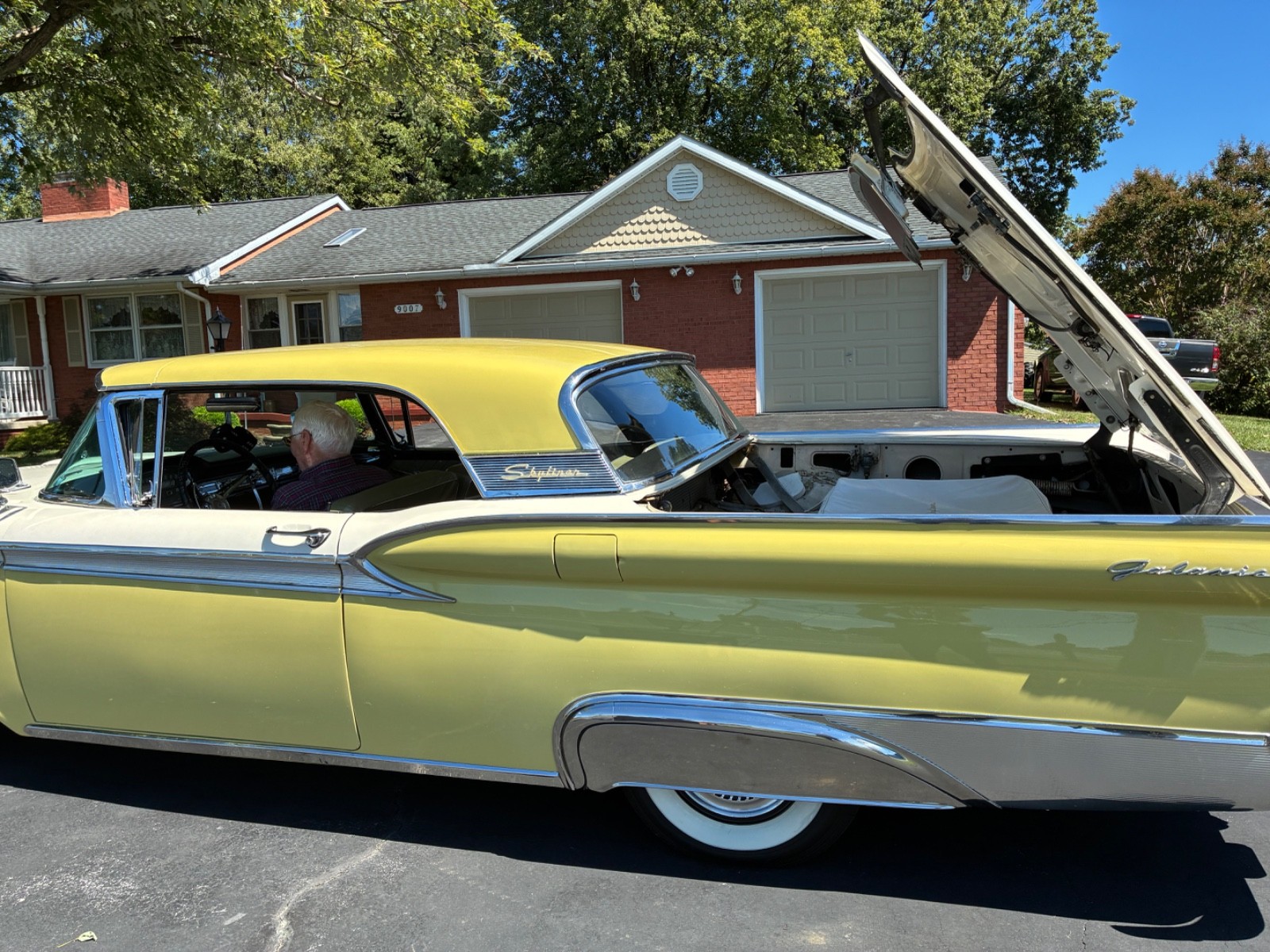 Ford-Galaxie-1959-skyliner-6