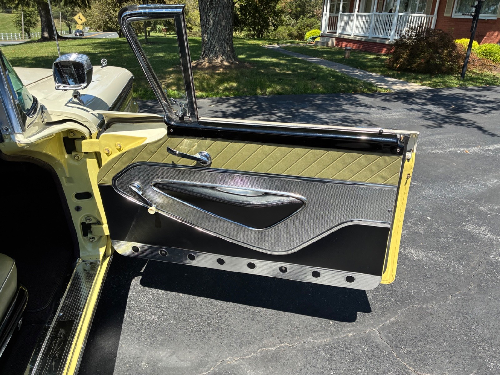 Ford-Galaxie-1959-skyliner-7