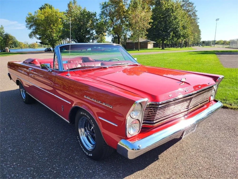 Ford-Galaxie-1965-Red-Red-11