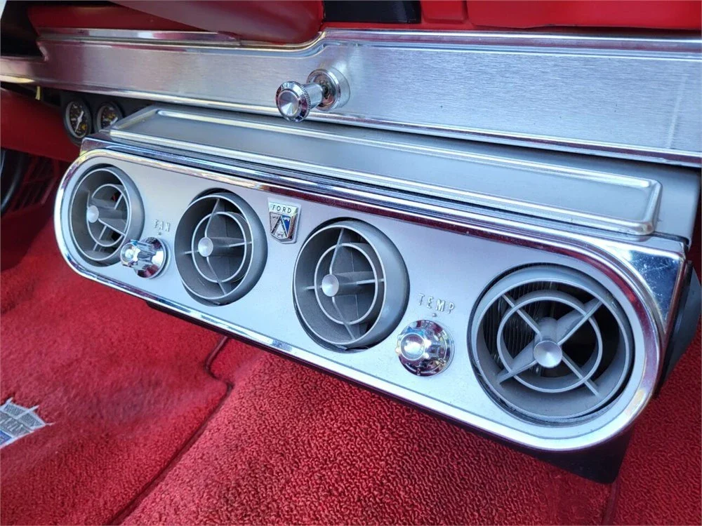 Ford-Galaxie-1965-Red-Red-32