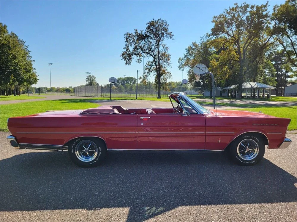 Ford-Galaxie-1965-Red-Red-64