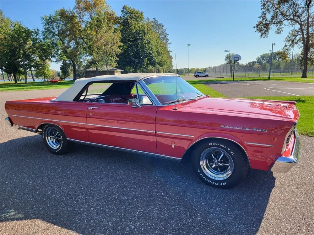 Ford-Galaxie-1965-Red-Red-77