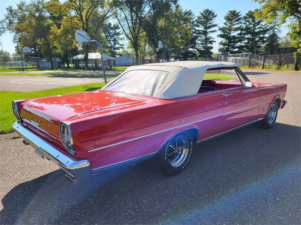 Ford-Galaxie-1965-Red-Red-79