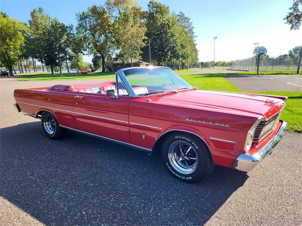 Ford-Galaxie-1965-Red-Red-9
