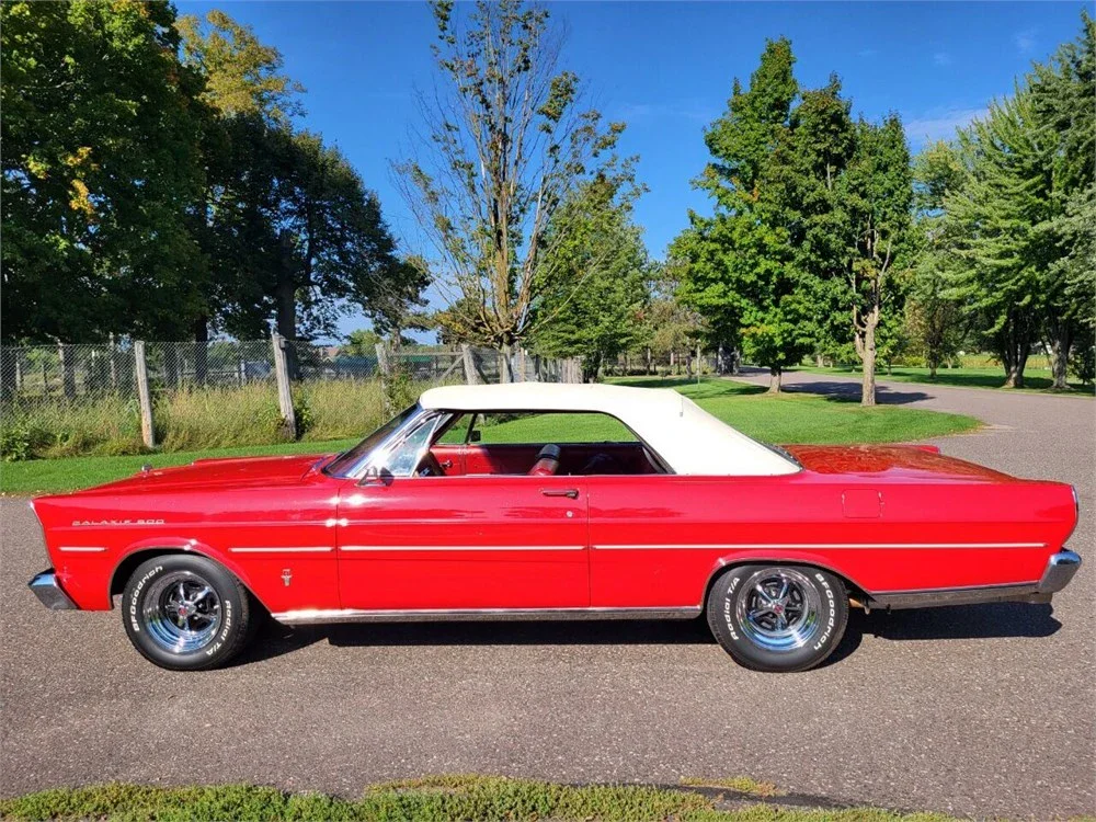 Ford-Galaxie-1965-Red-Red