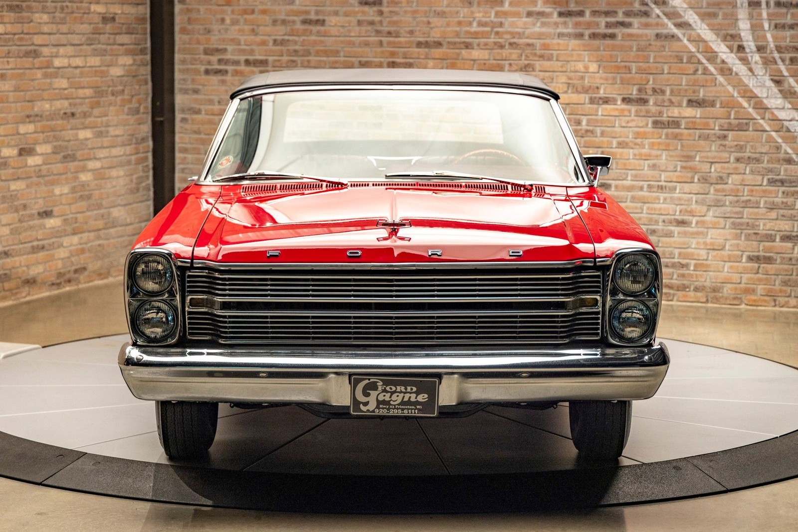 Ford-Galaxie-1966-Convertible-1