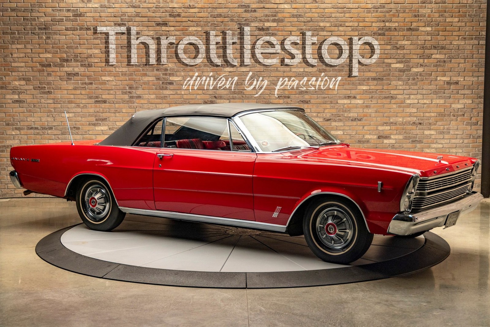 Ford-Galaxie-1966-Convertible-2
