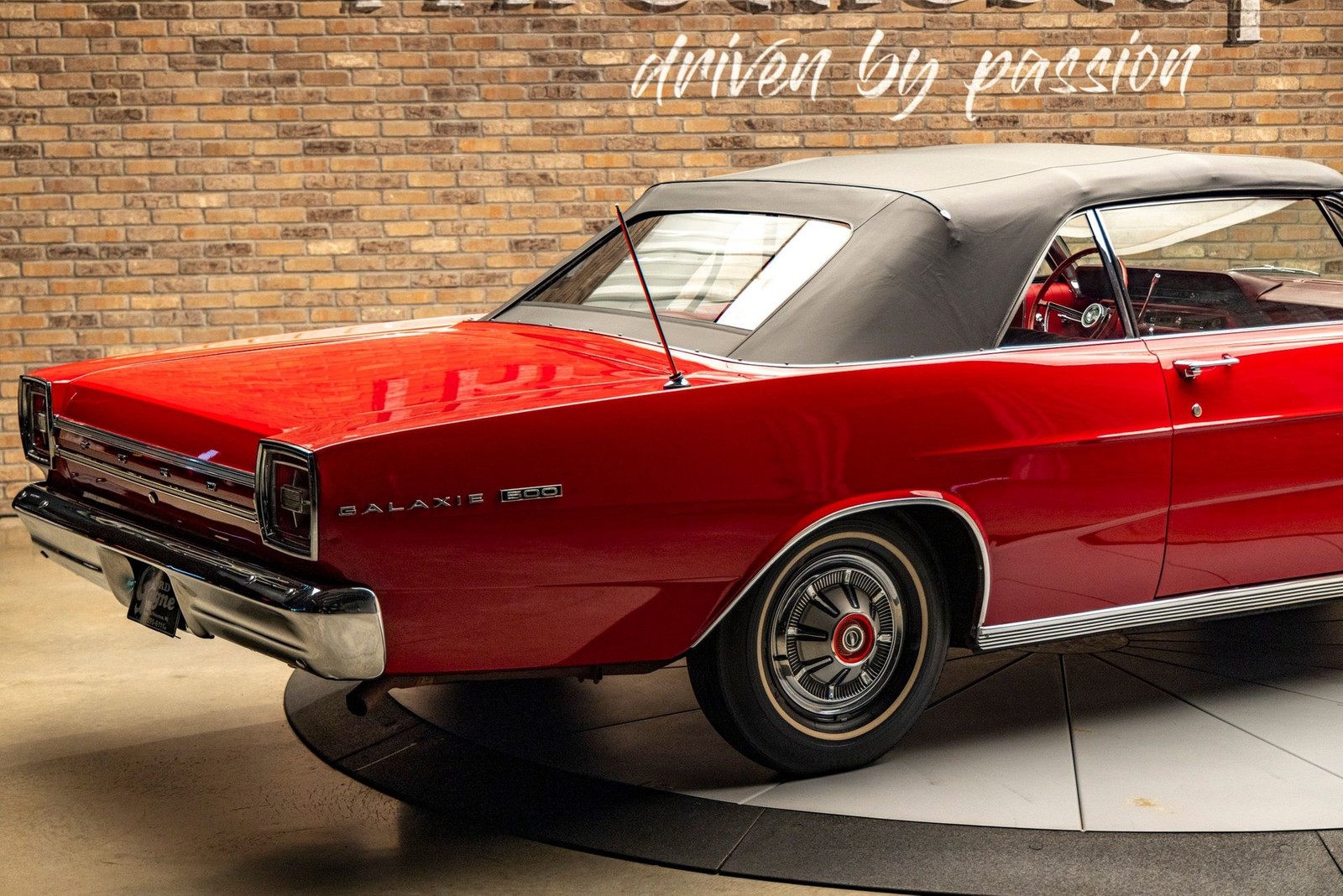 Ford-Galaxie-1966-Convertible-8