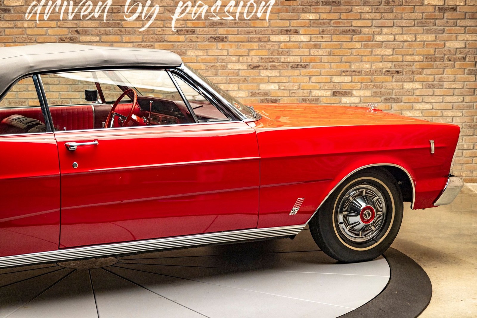 Ford-Galaxie-1966-Convertible-9